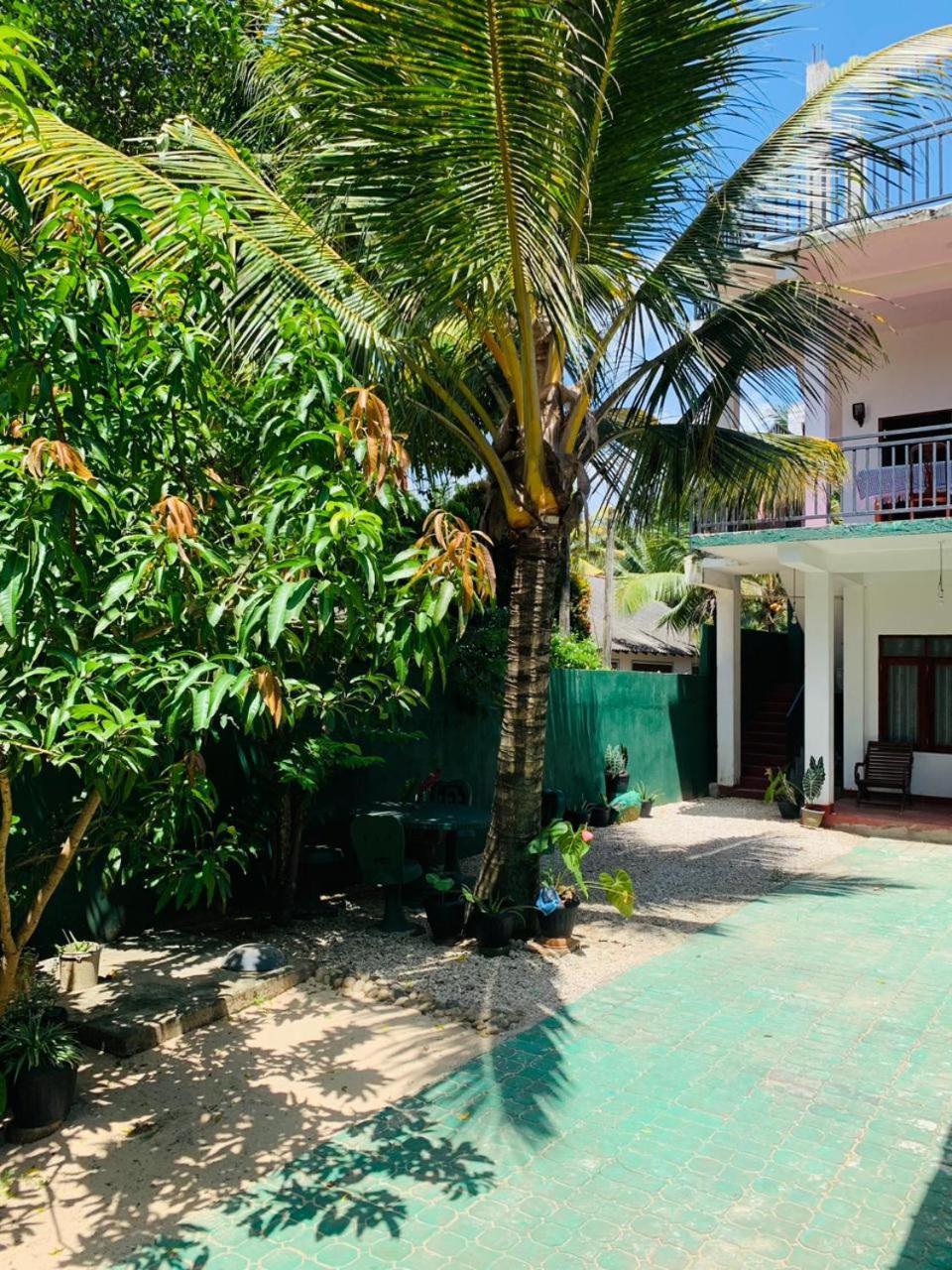 Hotel Ocean Breeze Dikwella Exterior foto