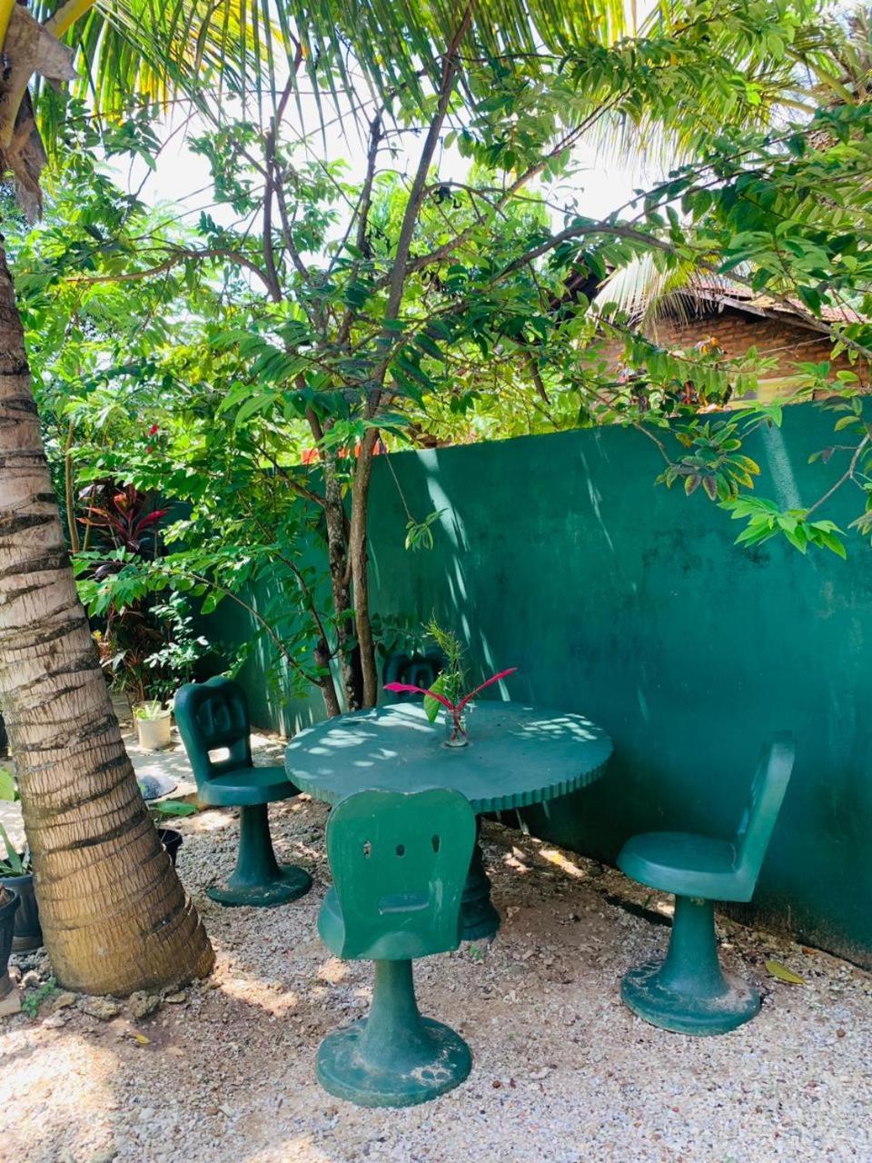 Hotel Ocean Breeze Dikwella Exterior foto